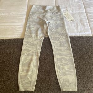 Lululemon Wunder Under HR Tight 25” size 6 - BRAND NEW